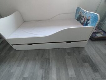 FROZEN POSTEĽ