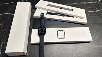 Apple Watch Series 7 – 45 mm + 3 originálne remienky