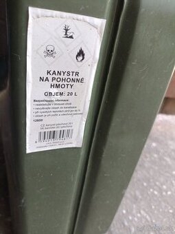 Bandaska / kanister na benzín alebo naftu
