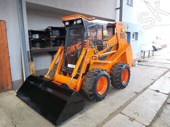 Locust 903 , šmykovy nakladač