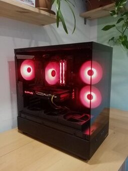 herný pc: Rx5700XT 8Gb, 16gb 3600mhz, r5 3600