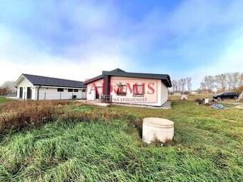 ADOMIS - predám moderný 4izbový bungalov Ruskov 648m2,komora