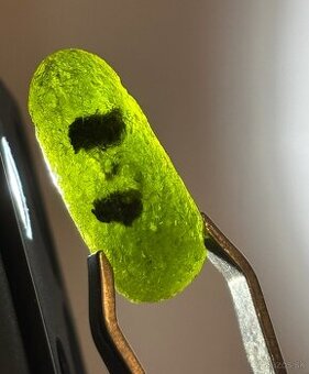 Vltavín s unikátnymi vnútornými inklúziami 3,97 g