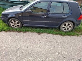 Predam volkswagen golf 4
