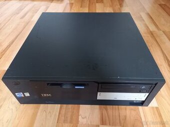 Starý počítač Pentium 4