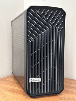 PC skrinka Fractal Design Torrent TG Dark