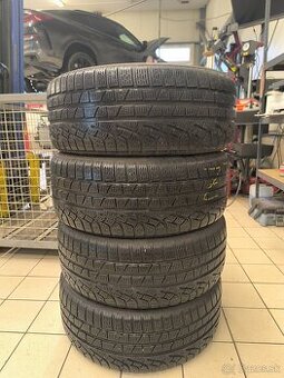 Pirelli Sottozero Winter 235/45 R18 98V - 1