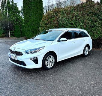 Kia Ceed kombi benzín Automat 2021 Slovensko