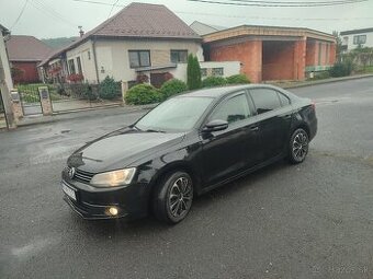 Predám Volkswagen Jetta 1.6tdi 77kw cormoline