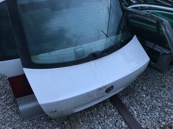 Zadný kufor škoda octavia sedan 2 lift biela