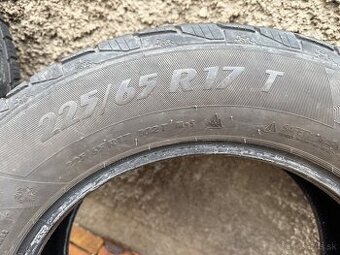 Zimne Pneu 225/65 r17