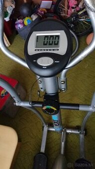 Elipticky trenažér