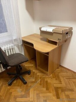 Darujem pisaci stol k počítaču
