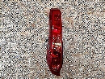 Zadné pravé a ľavé svetlo na Nissan X – Trial