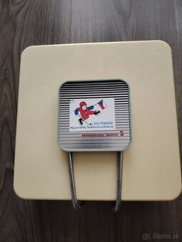 Predam nastennu vahu