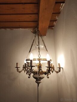 Stropna lampa