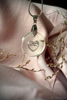 Spomienkové prívesky zo živice s vlasmi, srsťou, hrivou