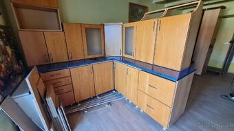 Predám kuchynskú linku dvierka masiv