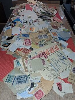 Predám známky mix 1,5kg   výstrižky