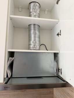 Výsuvný digestor Elica 60 cm – nerez