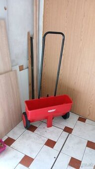 Rozmetadlo hnojív Hecht 220