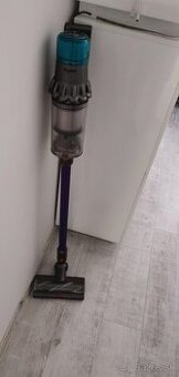 Vysávač Dyson v11