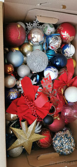 Predám veľký balík vianočných dekorácií