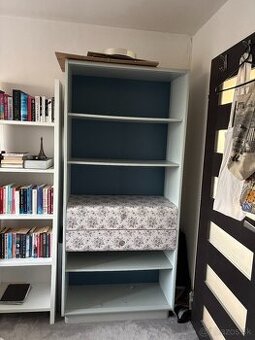 Knižnica - policový regál