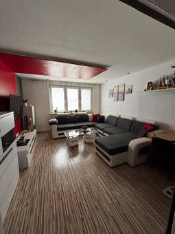 Prenajmeme veľký 3 izbový byt v Prievidzi na Zapotôčkach.