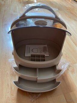 Prenosný box/schránka na kozmetiku