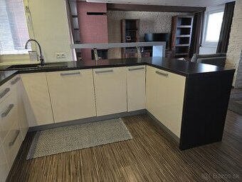 kuchynska linka so spotrebicmi