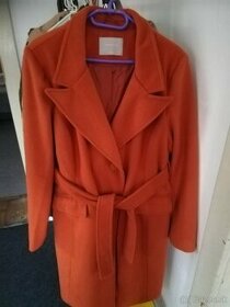 Kabát oranžový a čierny