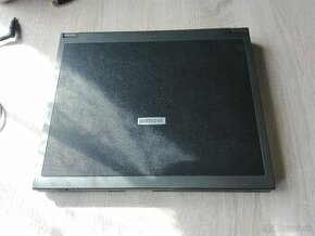 Libra notebook Intel Pentium M. Windows XP.