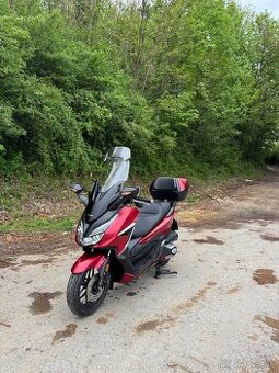 Honda Forza 350 - ako nová