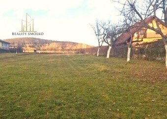 POZEMOK NA VÝSTAVBU RD V OBCI ZÁMUTOV, 1690 m²