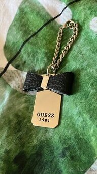 Guess prívesok