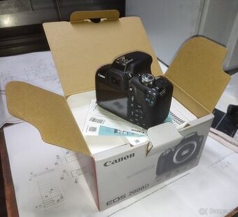 Canon EOS 2000D telo