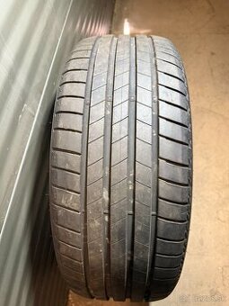 Bridgestone letne 235/45 R19