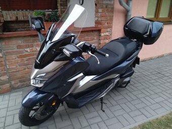 Honda Forza 300