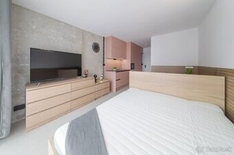 Štýlová garsónka s balkónom • Kysucká ulica • Terasa •