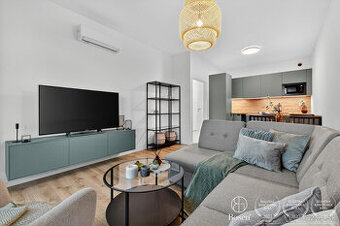 Moderný 2-izbový byt s loggiou a parkovaním – Geologická, Po