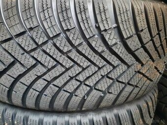 Predám pneumatiky s plech. diskami