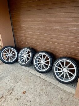 225/40 R18 Vossen replika
