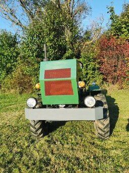 Malotraktor TATRA 805