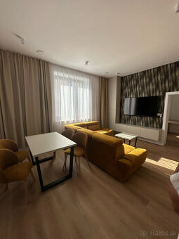 Prenajom NOVOSTAVBA, centrum Dolny Kubin, PARKOVANIE V CENE