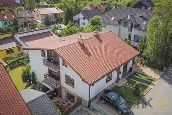 Priestranný rodinný dom v tichej časti obce Nová Lesná