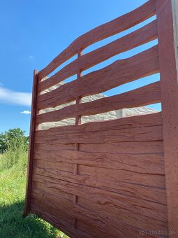 Vyroba, predaj, montáž betonového oplotenia.