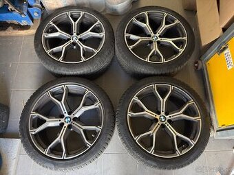 Originál R21 disky BMW + zimné pneu Pirelli (kompletná sada)