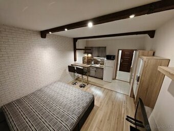 Prenájom - veľkometrážna garsonka - sidlisko JUH Topolcany