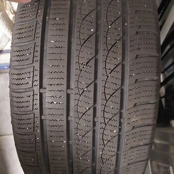 Predam zimne gumy 235/45R17 97V